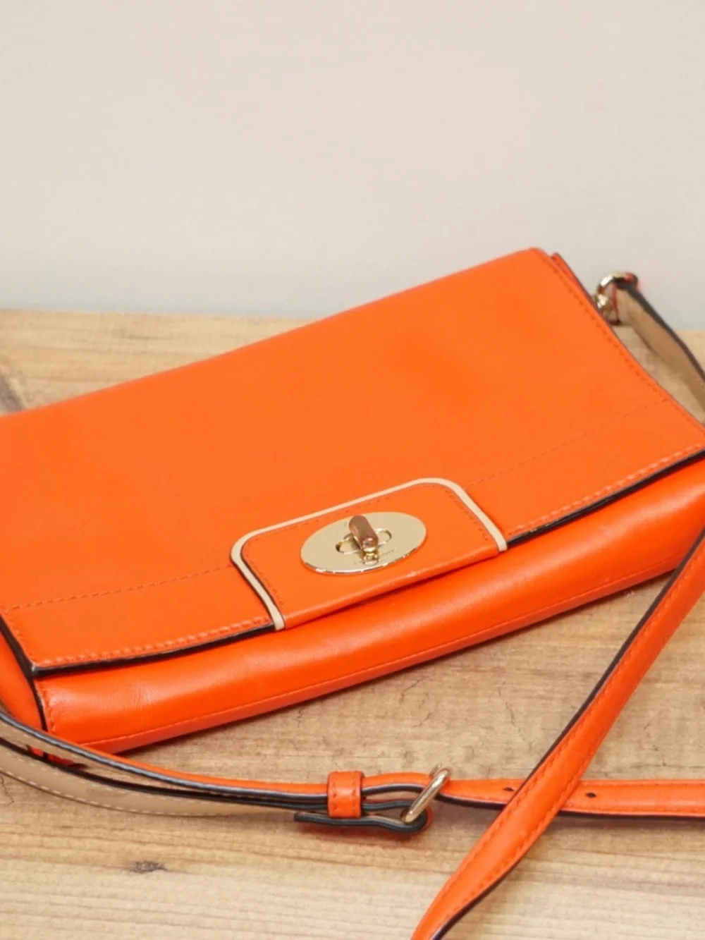 Kate Spade Orange Leather Turnlock Flap Crossbody Cream Trim silver Hardware - Picture 10 of 14